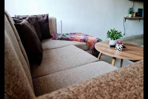 Apartamento Poblado Primer Piso Ed Villada 173 (sje)