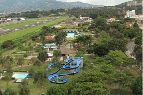 Casa C�moda, Cerca Parque Acu�tico En Medellin