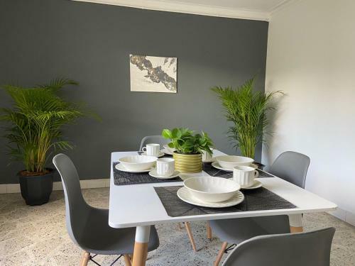 Apartamento En Medellin Cerca De Laureles