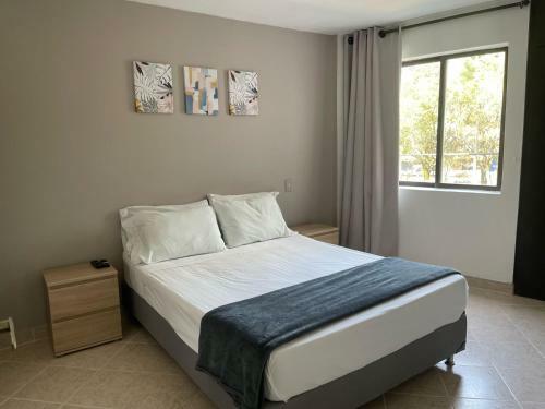 Aparta Estudio Comodo Y Amplio En Laureles