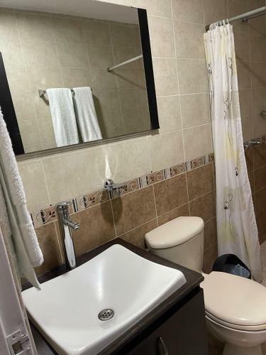 Aparta Estudio Comodo Y Amplio En Laureles