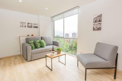Apartamento New! Homey Loft El Tesoro-fast Wifi