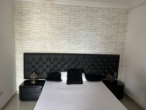 Casa De Lujo Muy Ampl�a Con Ubicaci�n Privilegiada