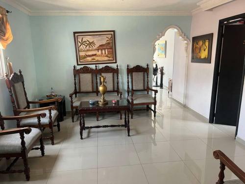 Casa De Lujo Muy Ampl�a Con Ubicaci�n Privilegiada