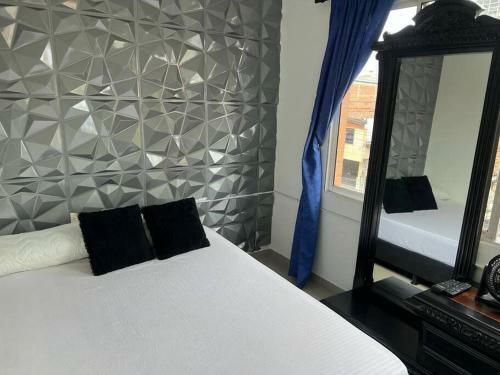 Casa De Lujo Muy Ampl�a Con Ubicaci�n Privilegiada