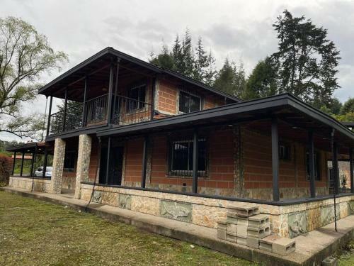 Casa Finca Con Jacuzzi En Guarne Antioquia