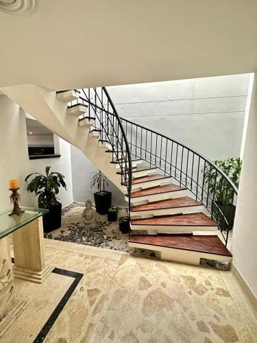 Espaciosa Casa En Envigado Con Excelente Ubicaci�n