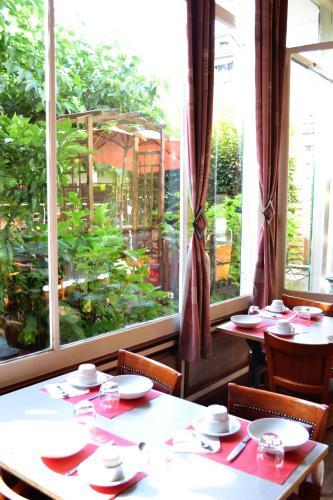 Hotel H�tel Pedussaut