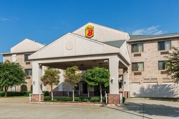Hotel Super 8 Garland North Dallas