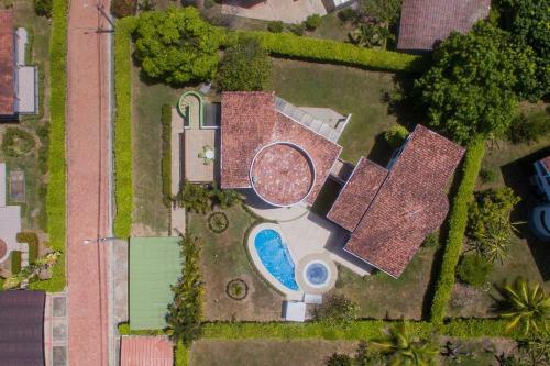Hermosa Casa Con Piscina En Carmen De Apical�