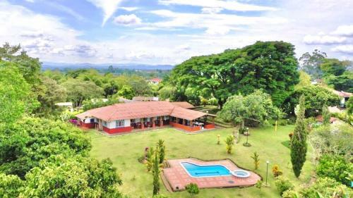 Agroturismo Chalet La Puerta Del Sol