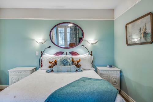 Bed & Breakfast O Canada House