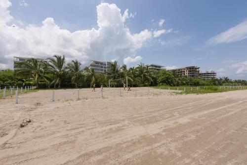 Lujoso Apartamento Con Salida Directa A La Playa Edificio Morros Eco