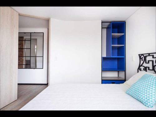 Stunning 2 Bedroom Apartment In A1 Location!