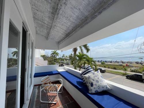 Blue House - Beachfront Luxury House With 8 Bedrooms