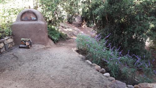 Caba�a De Adobe En Lago Rapel
