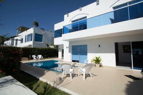 Espectacular Casa Frente Al Mar De Santa Marta