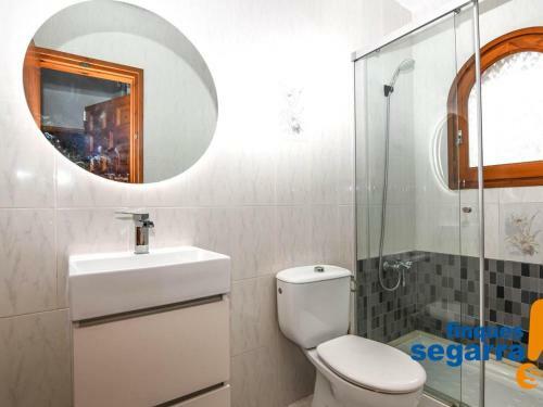 Casa El Vendrell, 3 Dormitorios, 8 Personas - Es-320-23