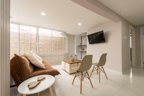 Spacious And Lovely Apartment