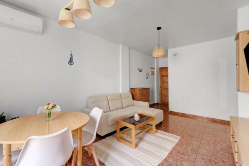 A Spacious And Cozy Apartment.