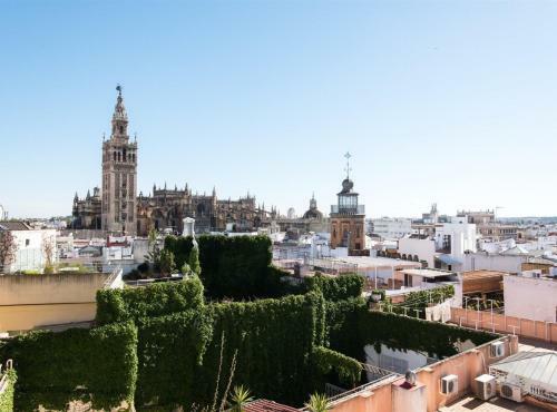 Magno Apartments Pajaritos - Private Parking Included