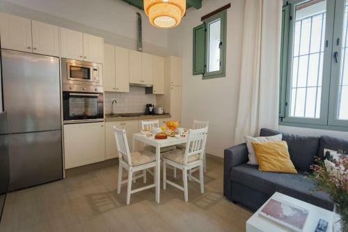 Komodo Gran Poder - Penthouse With Private Pool And Cozy Twin Bedroom Central Apartment