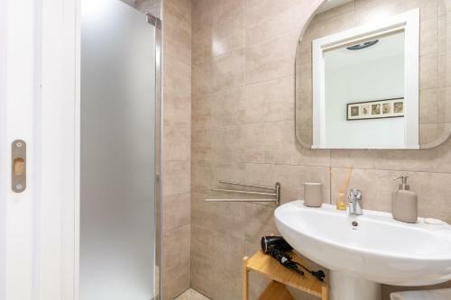 Apartamento Bordador Central Courtyard By Valcambre
