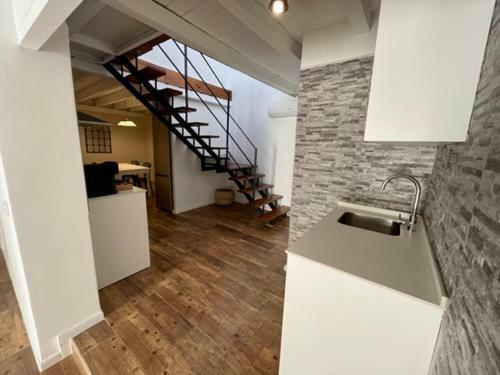 Apartamento Ti2 D�plex Con Terraza Privada, 120 Metros De La Catedral