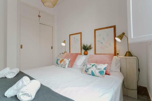Apartamento Bright And Cozy-1bd 1bth & 2bd 1bth- La Giralda