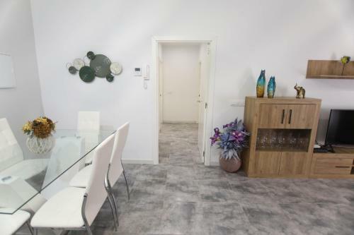 Rentalsevilla Apartamento De 3 Dormitorios En Triana