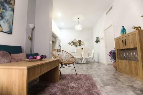 Rentalsevilla Apartamento De 3 Dormitorios En Triana