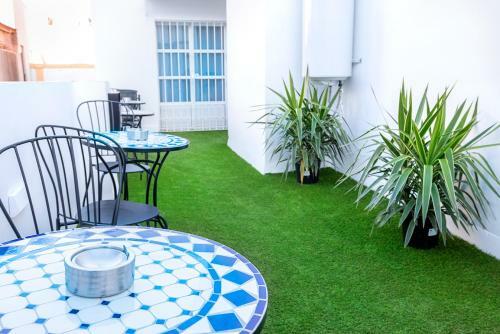 Downtown Apartment (4 Bedrooms, 2 Bathrooms, Wifi)