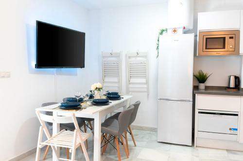 Downtown Apartment (3 Bedrooms, 2 Bathrooms, Wifi)