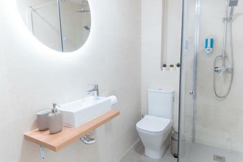 Downtown Apartment (3 Bedrooms, 2 Bathrooms, Wifi)