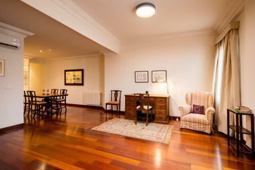 Apartamento Amplio Y Luminoso-2d 2b-triana
