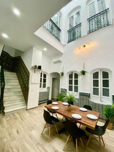 Triana Riverside Guesthouse