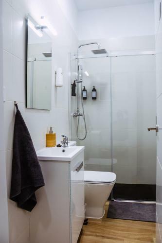 Triana Riverside Guesthouse