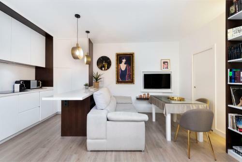 Monkeys Apartments Faustino �lvarez Deluxe & Courtyard