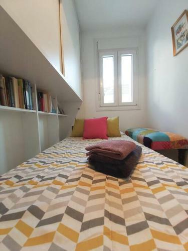 Luminoso Apartamento En El Centro, Con Mucho Arte