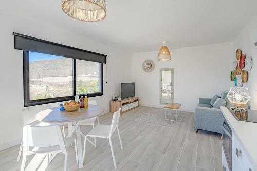Cliff Haven Sea View Apartment - Adults Only
