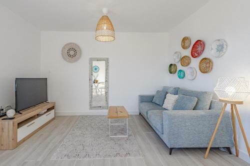 Cliff Haven Sea View Apartment - Adults Only