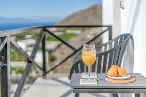 Cliff Haven Sea View Apartment - Adults Only