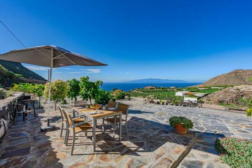 Cliff Haven Sea View Apartment - Adults Only