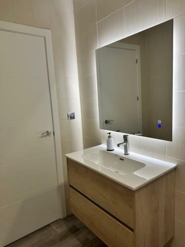 Apartamento Pisito De La Lola Flores 2