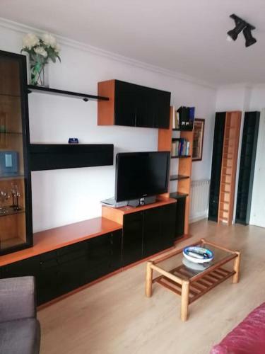 Apartamento Urbanizaci�n Privada. Piscinas. Tenis