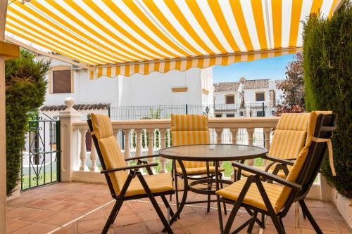 Apartamento La Campana Townhouse With Pool Ref 222