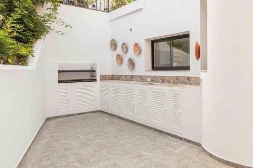 Brand New Villa With Pool For 8 People