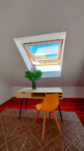Rosa De Ciudad. Chalet C�ntrico Con Mucha Intimidad