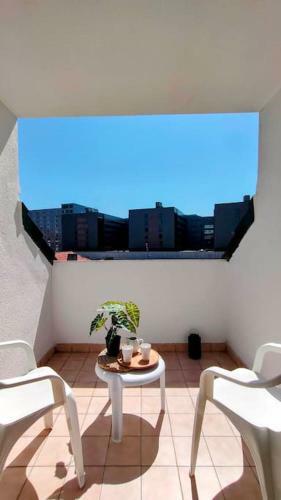Rosa De Ciudad. Chalet C�ntrico Con Mucha Intimidad