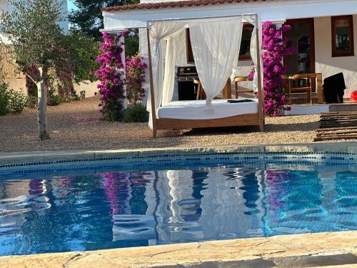 Villa Your Perfect Hideaway Only 5 Minutes From Ibiza